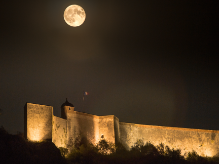 Lune sur la Citadelle de BESANCON